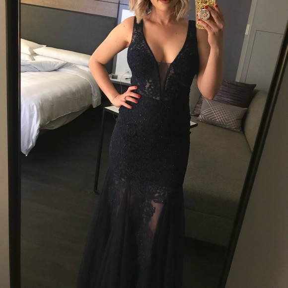 Navy Blue Lace & Tulle gown size Medium - Picture 4 of 6